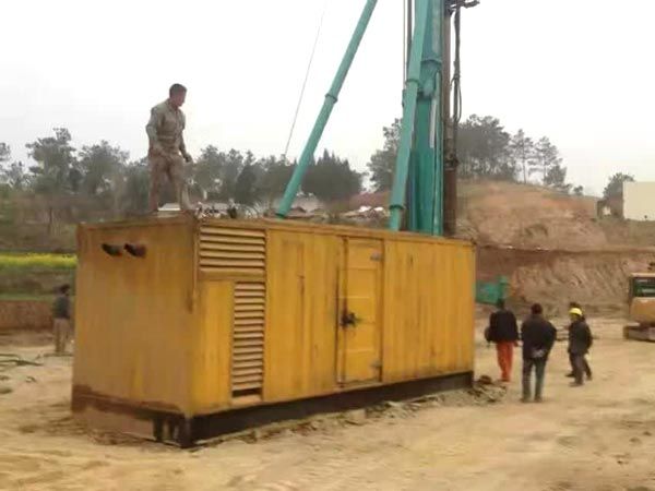 洋县如何判断水冷式机油散热器密封件是否需要更换？